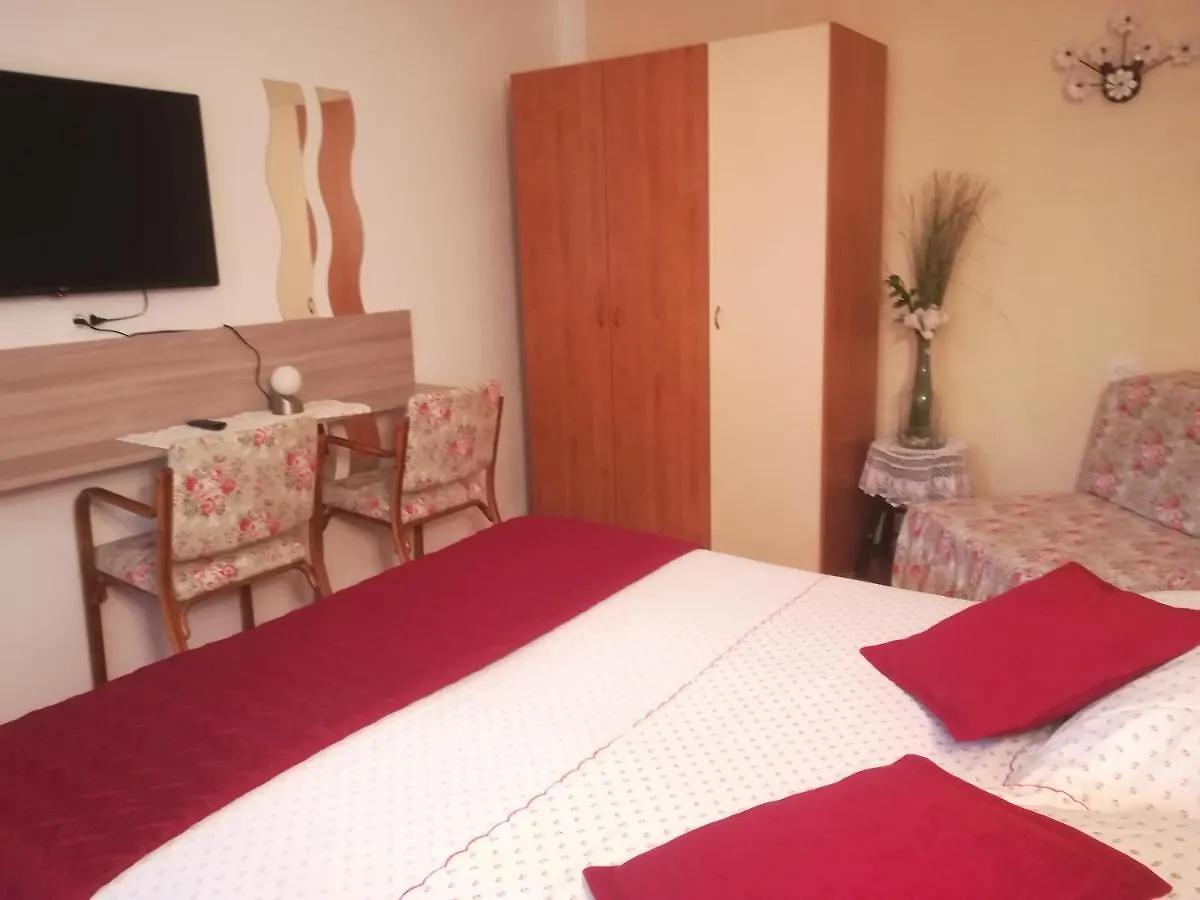Apartmani Villa Otilija 포레치 아파트