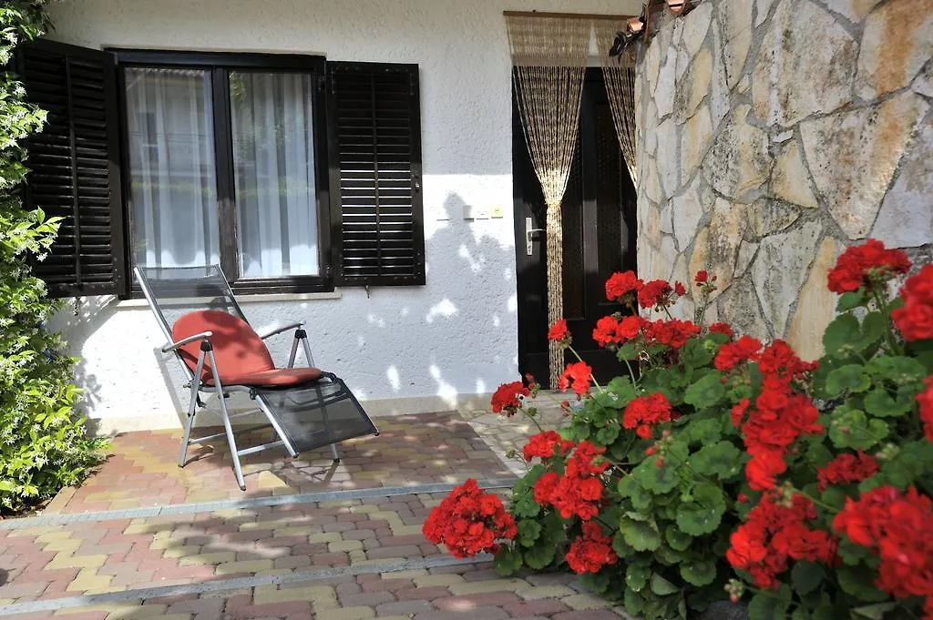 Apartmani Villa Otilija 포레치 0*,