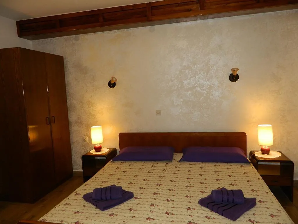 Apartmani Villa Otilija 포레치 아파트
