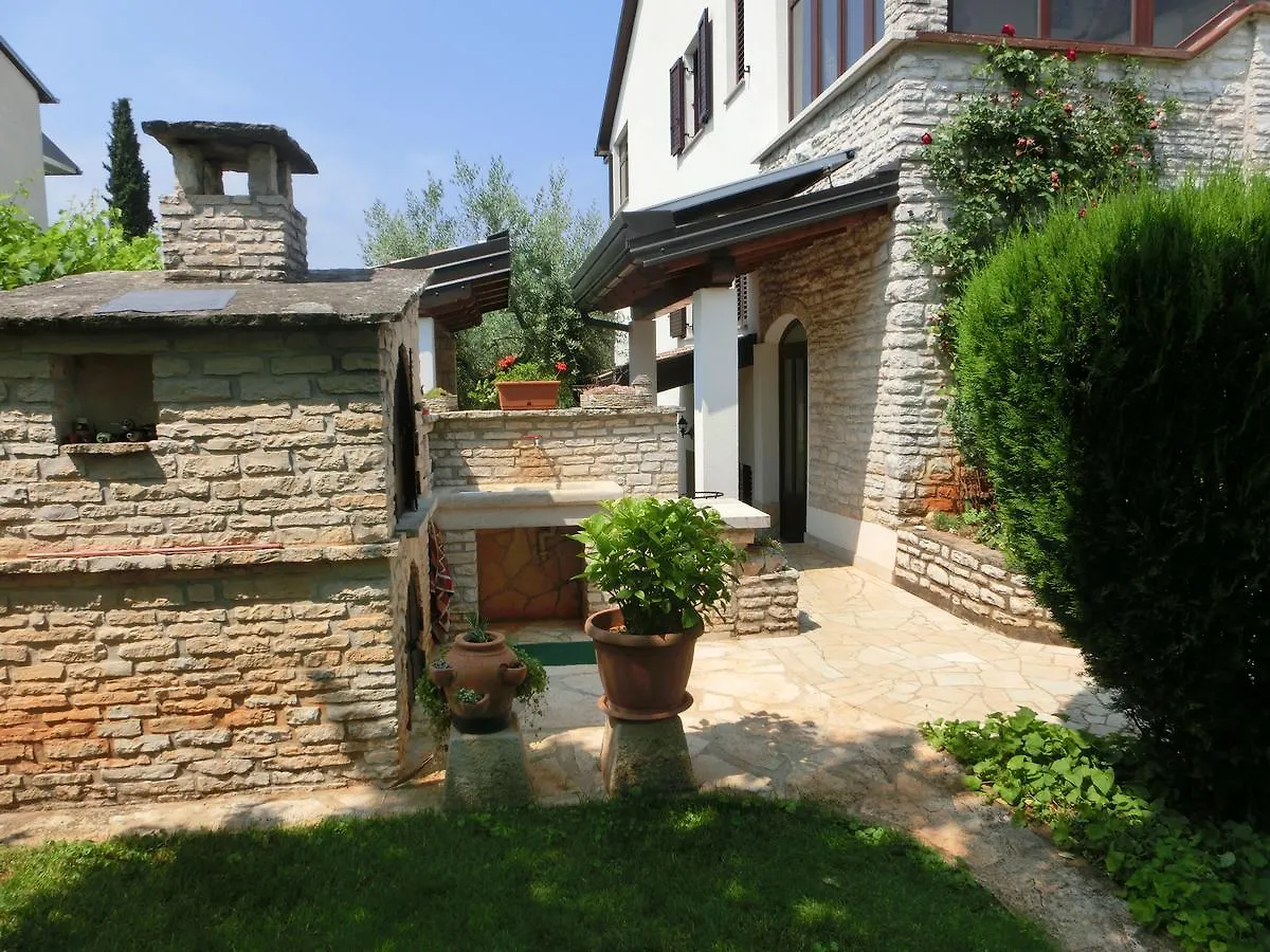 아파트 Apartmani Villa Otilija 포레치
