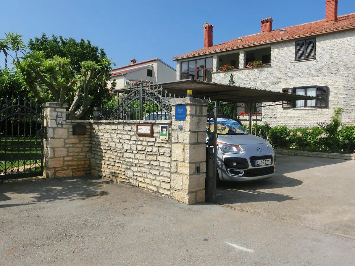 Apartmani Villa Otilija 포레치 아파트