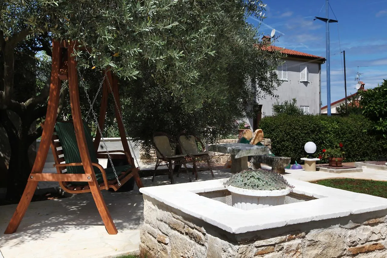 아파트 Apartmani Villa Otilija 포레치 크로아티아